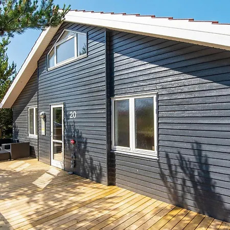 6 Person In Semesterbostad